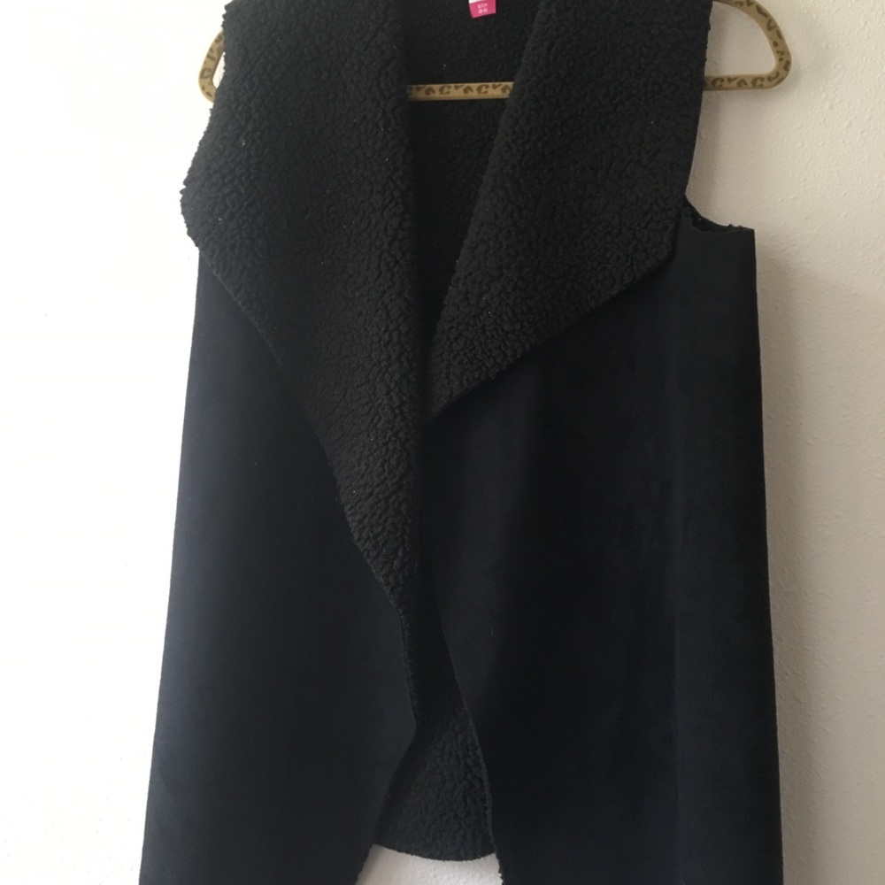 Black Sherpa Vest